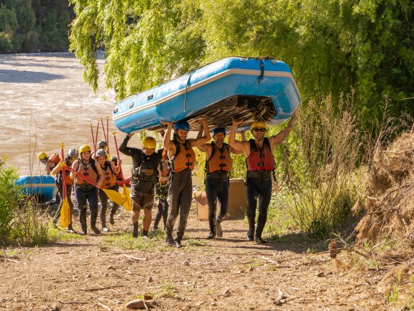 CAJON DEL MAIPO EXPERIENCE: EMBALSE DEL YESO Y RAFTING